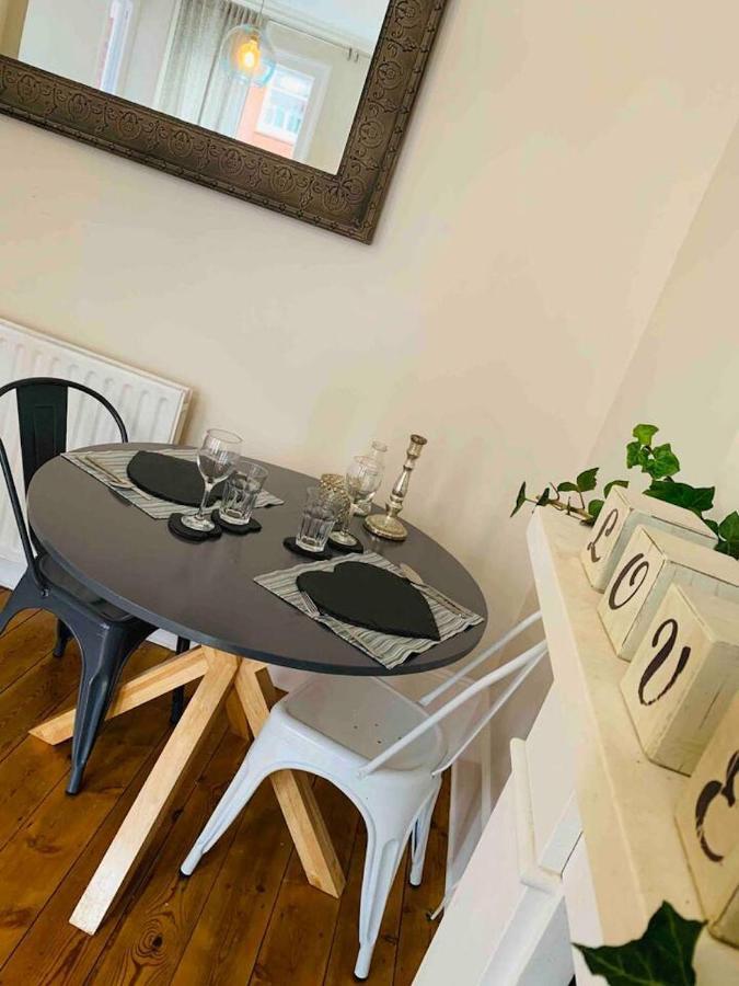Luxury Fulham Flat With 5* Touches Nr River Thames Лондон Екстериор снимка