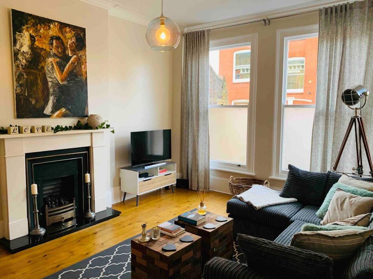 Luxury Fulham Flat With 5* Touches Nr River Thames Лондон Екстериор снимка