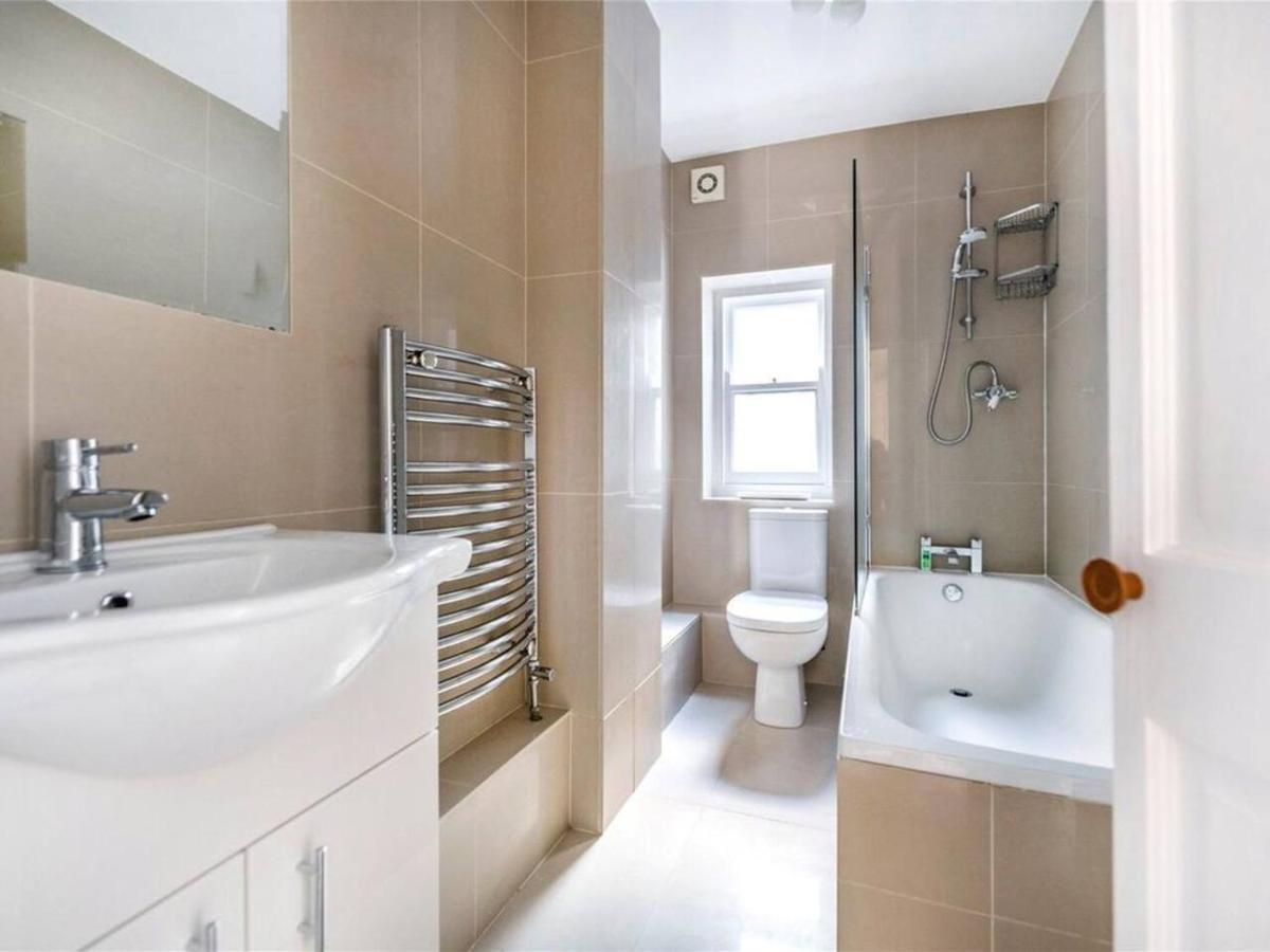 Luxury Fulham Flat With 5* Touches Nr River Thames Лондон Екстериор снимка